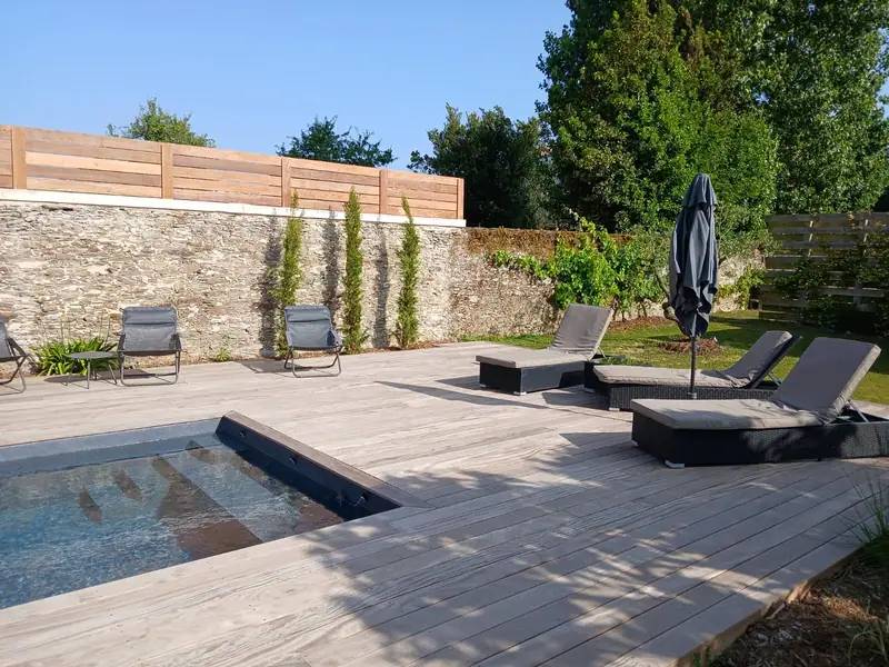 Terrasse bois et piscine